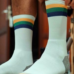 Calcetines deportivos blancos altos premium de estilo retro